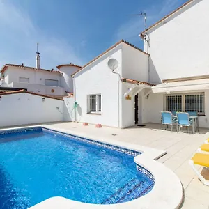 Goldhome - Montseny 11 - Private Heated Pool Villa